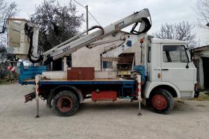 CAMION FIAT 70 F 10 con PIATTAFORMA GSR 129T