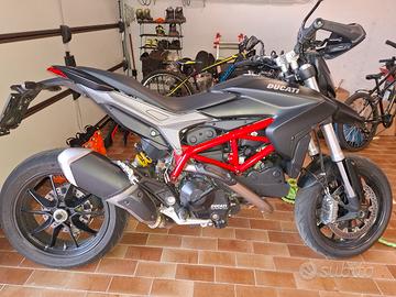 Ducati hypermotard 821 matt black con 1400 km