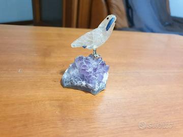 Pappagallo su base di ametista