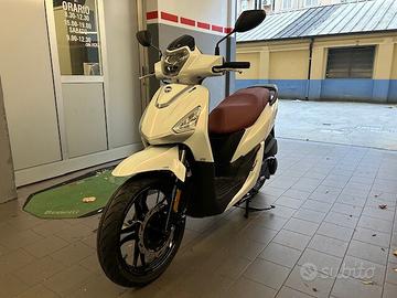 Sym Symphony 125/200 - bauletto 33Lt. incluso