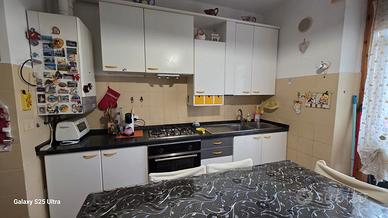 cucina completa senza elettrodomestici 