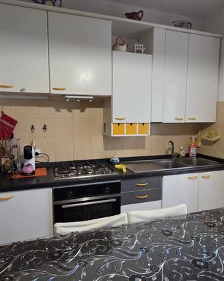 cucina completa senza elettrodomestici 
