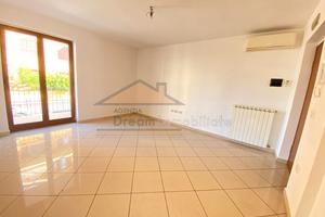 Appartamento Via Innamorati con box e posto auto