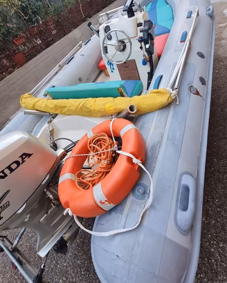 Gommone  mt 4,80 + Motore Honda 40 cv + carrello