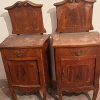 Comodini antichi in legno