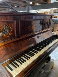 Pianoforte in radica di noce inglese