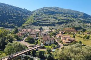 4 LOCALI A FERENTILLO