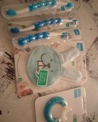 Set dentini Mam, phon chicco, vestiti e coperte