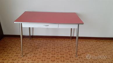Tavolo anni '60