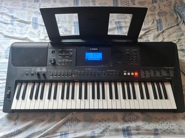 Yamaha PSR-E453 Digital Keyboard piano