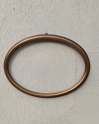 Cornice ovale 