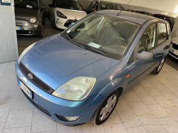 Ford Fiesta 1.4 16V 5p. Ghia neopatentati