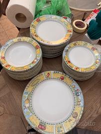 Servizio completo di piatti