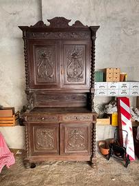 Credenza antica