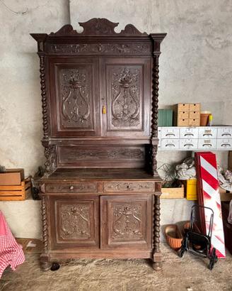 Credenza antica