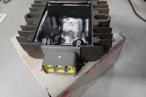 regolatore SUZUKI SIXTEEN 125 150 TU 250 NUOVO