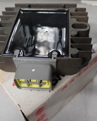 regolatore SUZUKI SIXTEEN 125 150 TU 250 NUOVO