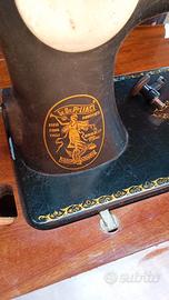 Macchina per cucire con mobile