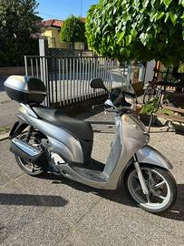 Scooter HONDA SH300i
