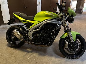 Triumph Speed Triple 955i  ultima serie coda corta