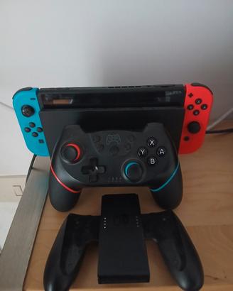 Nintendo Switch con 2 Controller 2 Cuffie ed 11 Gi