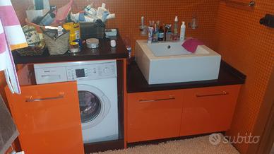 Mobile bagno con porta lavatrice