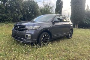 VW T-Cross 1.0 TSI 95 CV  R-Line