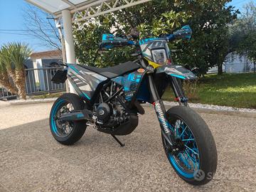 Husqvarna 701 supermoto