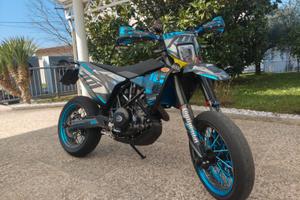 Husqvarna 701 supermoto
