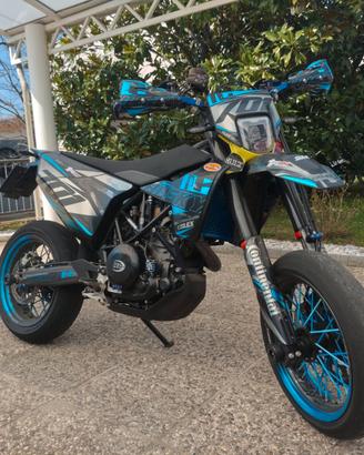 Husqvarna 701 supermoto