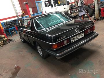 Mercedes W 123 COUPÉ america 1981 300 turbodiesel