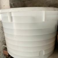 Mastello bianco per vendemmia