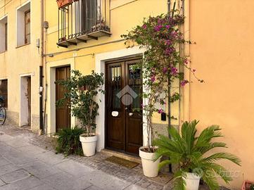 Monolocale con ingresso indipendente. Ideale B&B