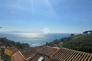 3 LOCALI A VIETRI SUL MARE