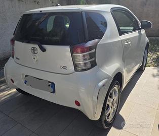 Toyota iQ - ideale per città