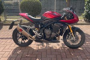 Triumph Speed Triple 1200 RR