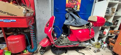 piaggio vespa LX 150 con 18.000 km 2010