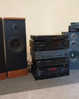 Set di casse, stereo e videoregistratore vintage