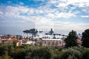 Panoramico fronte mare con garage e terrazze