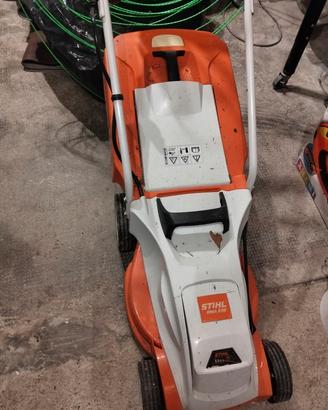 tagliaerba sthill batteria 