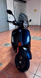 Vespa Gts 300 hpe Super Sport accessoriata