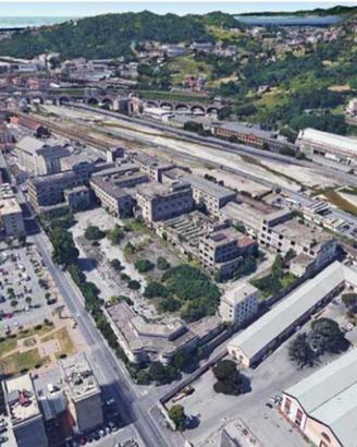 Immobile di 1800 m² con 1 locale a Genova