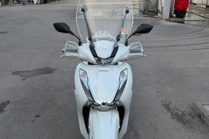 sh 350i 2022 con bloccaruota