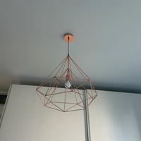 Lampadario gabbia metallo rosa