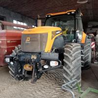 Trattore gommato JCB Fastrac 8250