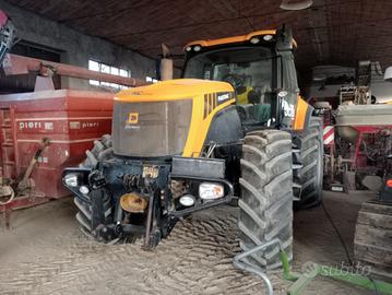 Trattore gommato JCB Fastrac 8250