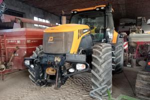 Trattore gommato JCB Fastrac 8250