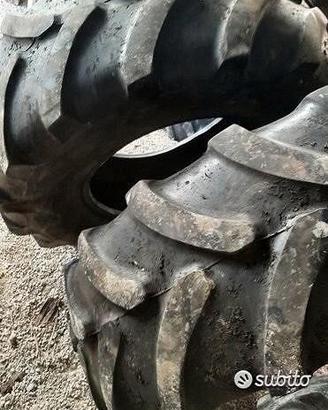 Coppia di pneumatici usati 260 80 20pirelli