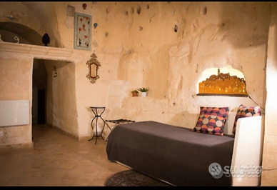 Casa grotta tipica dei sassi di Matera in centro