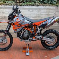 KTM Superenduro 950 con REKLUSE